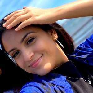 Meet your Posher, Nahomi